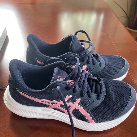 Ladies Sz 7 ASICS Runners - Picture 13 of 13